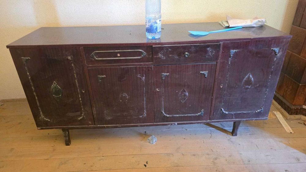 Donez 4 elemente de mobila + 4 lustre