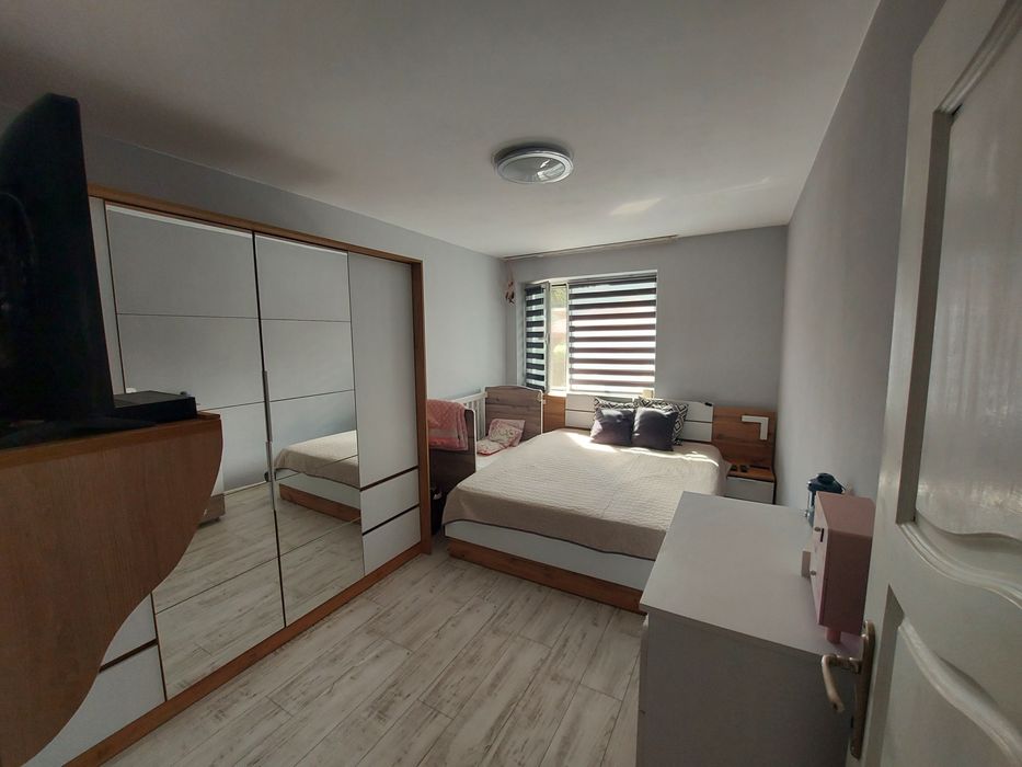 Спалня с гардероб