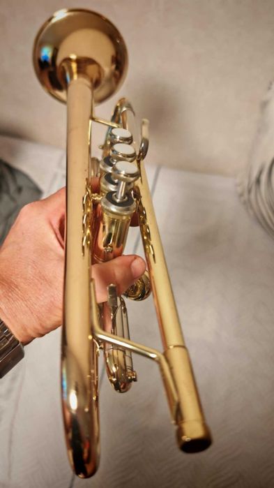 Предлагам за продажба тромпет Vincent Bach Stradivarius 37 Gold