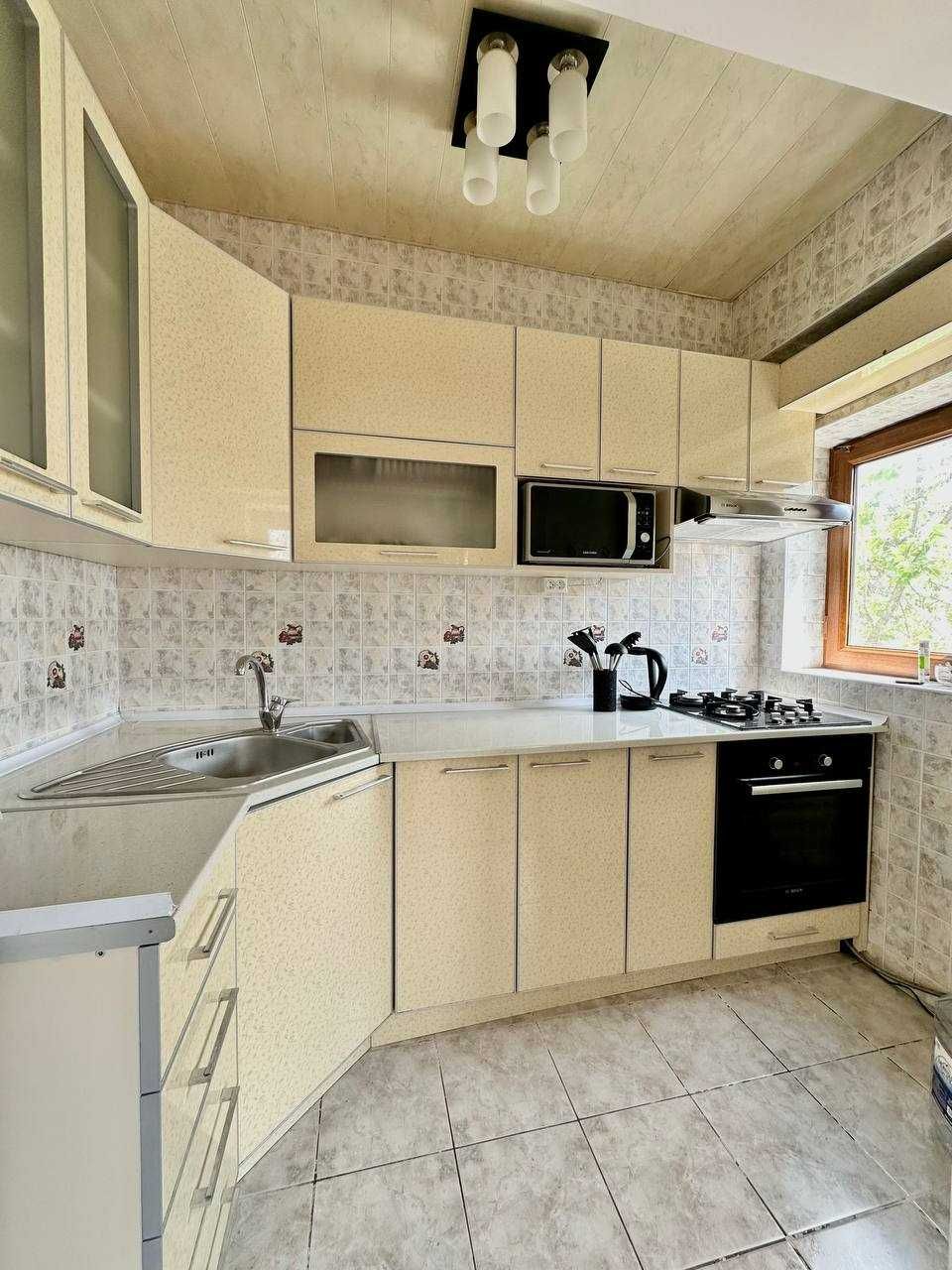 2-х комнатная на Садыка Азимова (спецплан с арендатором) ID: 2288