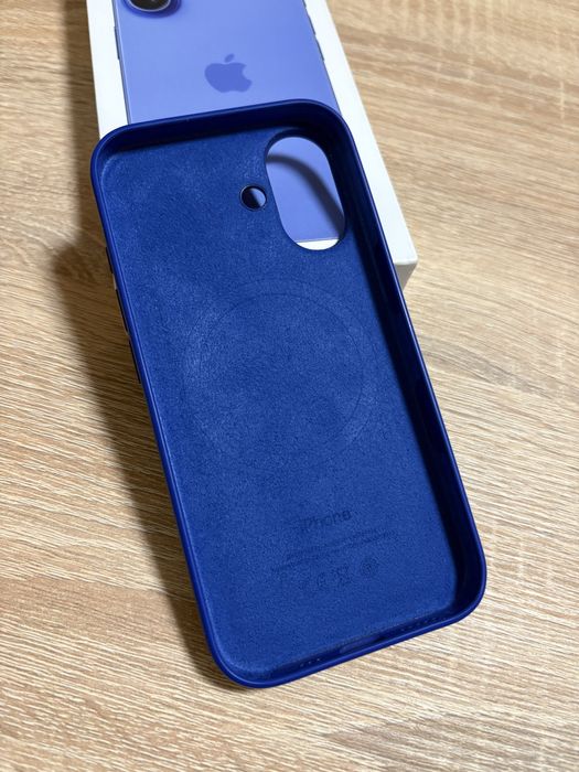 iPhone 16, Ultramarine + оригинален кейс на Apple