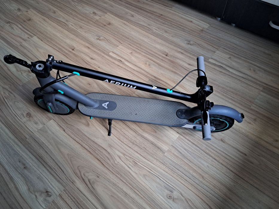 Vând trotinetă  electrică