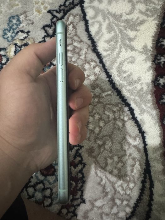 Iphone 11 идеал сотилади