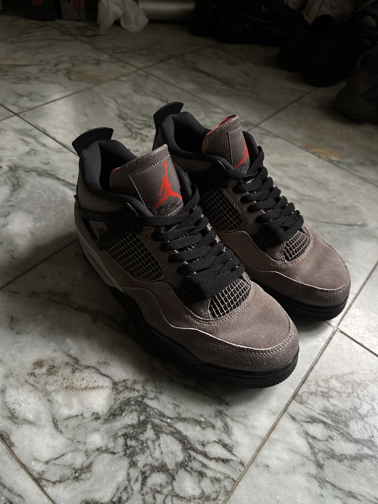 Jordan 4 Retro “Taupe Haza”