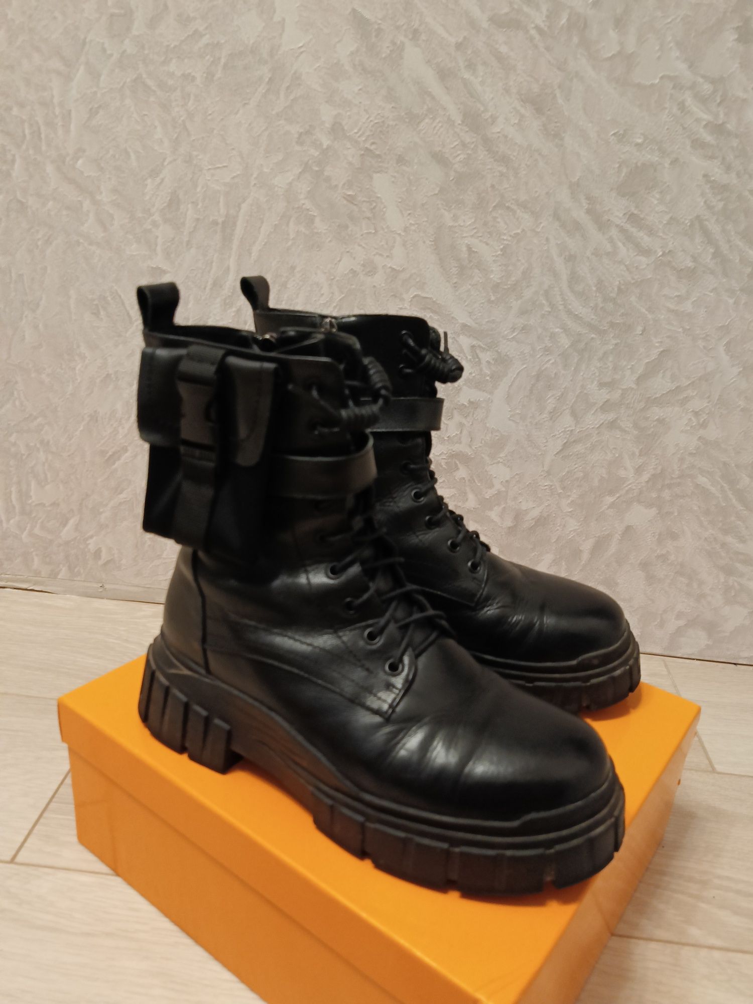 Продам кожаные сапоги