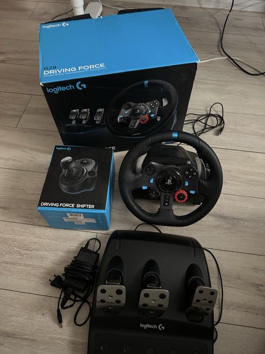 Volan Logitech G29 + Pedale + Schimbător – Set complet, stare perfecta