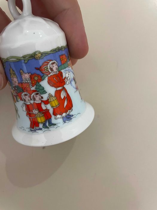 clopotel camera copilului Hutchenreuther by Rosenthal pictat manual