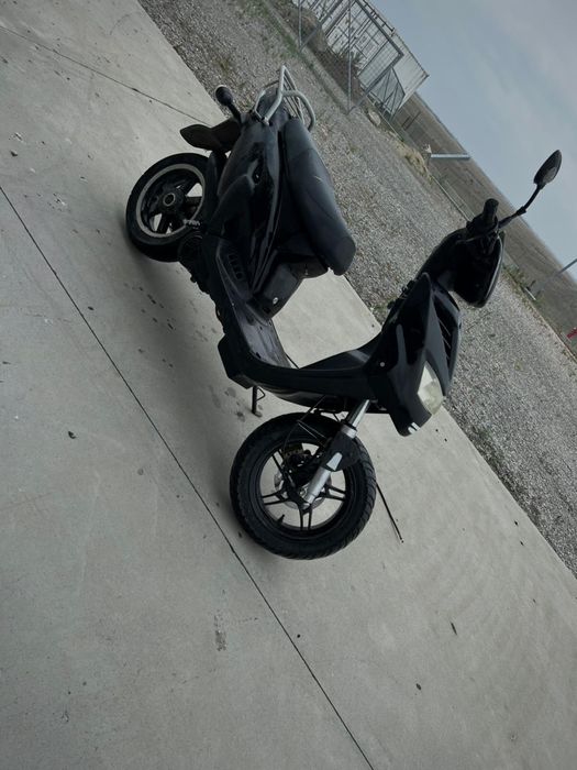 Vand scuter de 50 cc