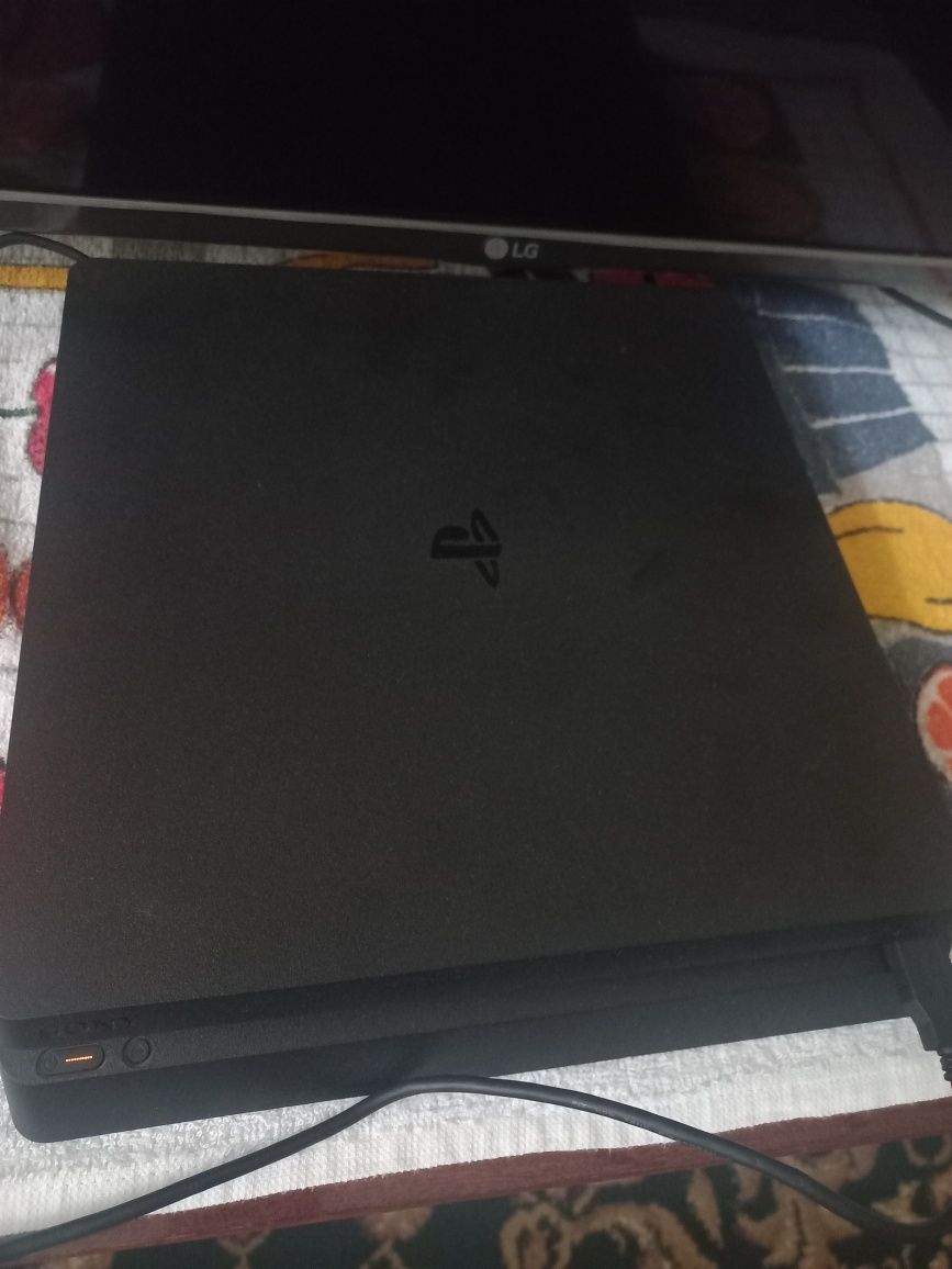 Playstation 4 slim 1tb