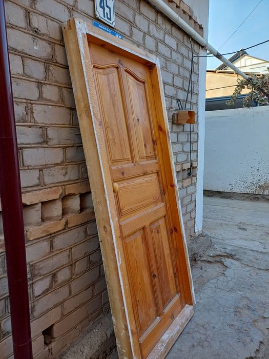 Б/У эшик сотилади.