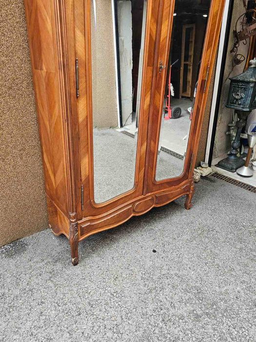 Уникален разглобяем шкаф с дърворезба и интарзия