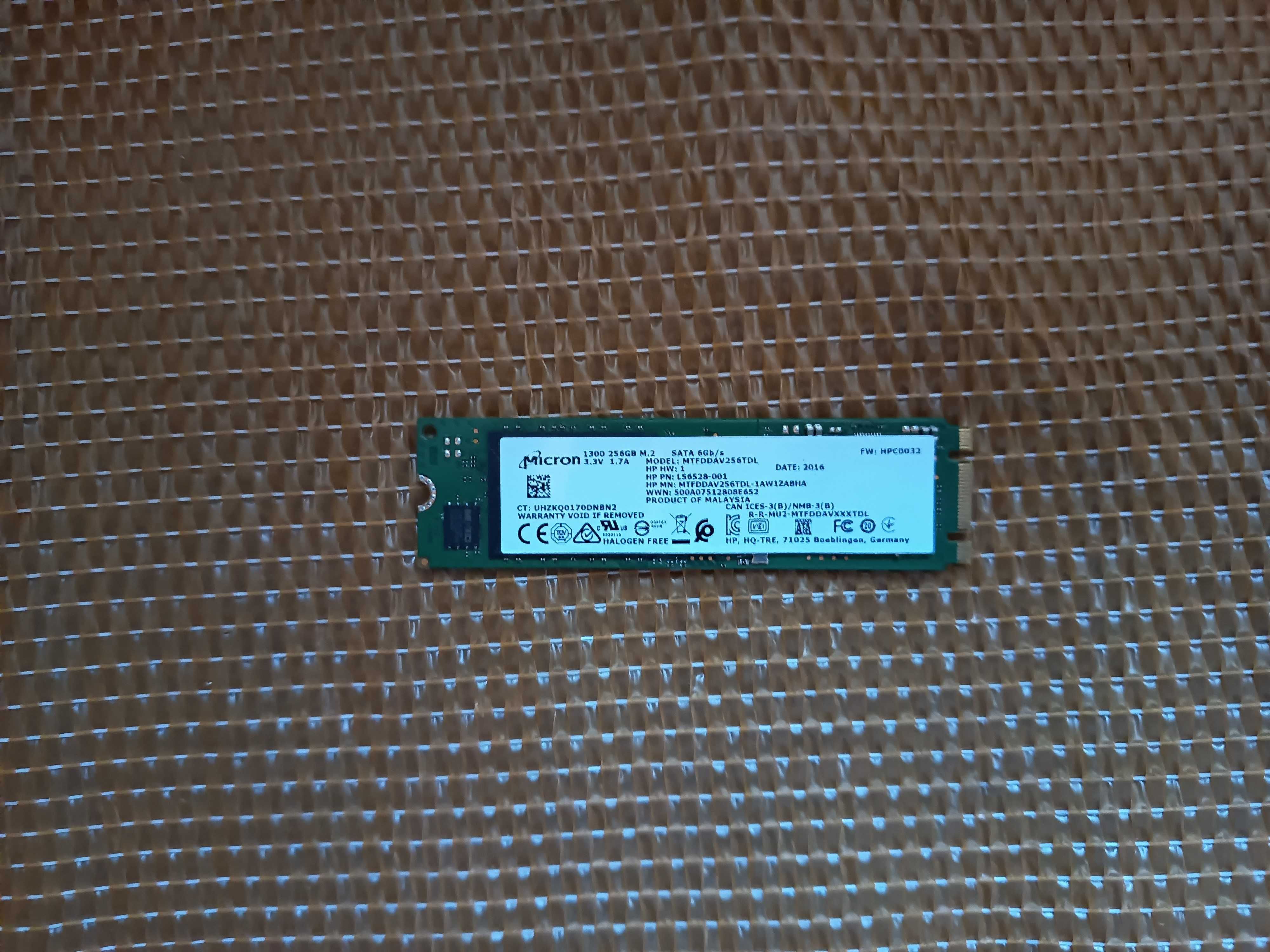 SSD Micron 1300, de 256gb  sata 3, pe M2, plus win 10 pro x64 pe el