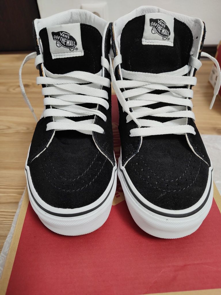 Vând VANS  sneaker înalt 'SK8-Hi Bolt,pe maro și negru Unisex.