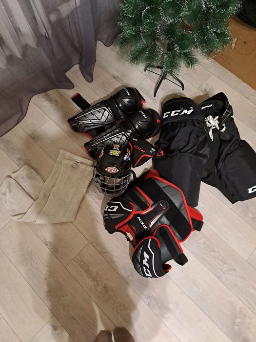 Продам хоккейную форму CCM