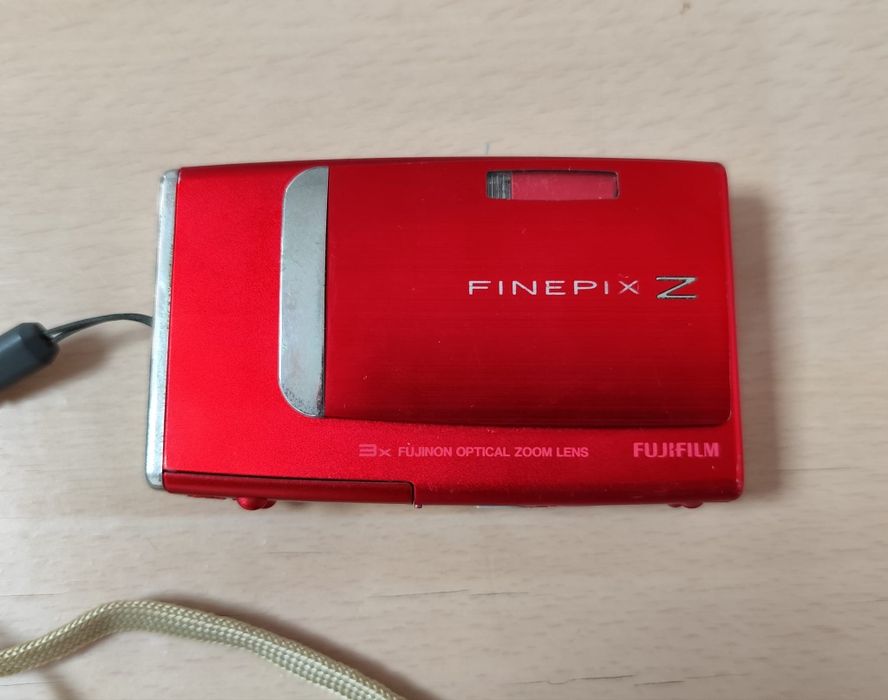 Vând aparat foto FujiFilm finepix z