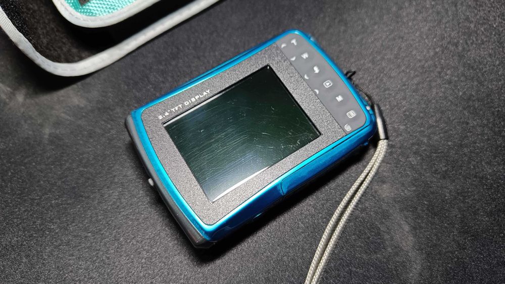 Aparat foto digital Aquapix W1024 rezistent la apa + husa