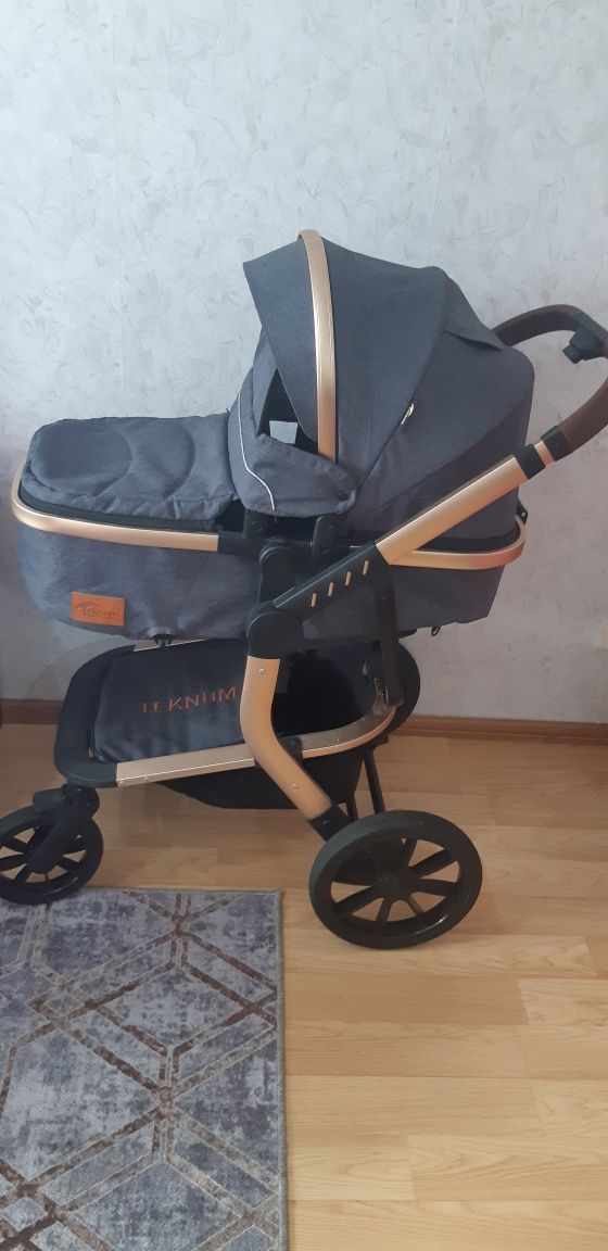 Продам коляску трансформер с автокреслом в хорошем состоянии!