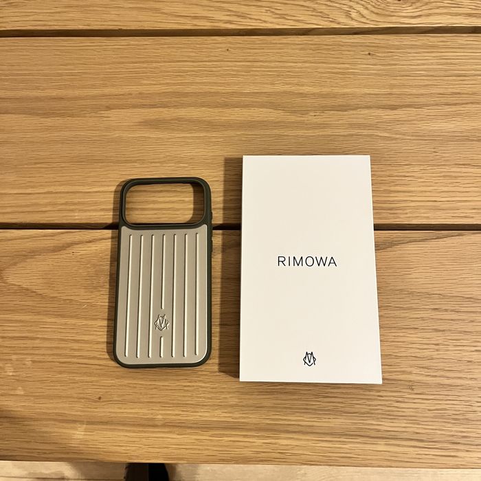 Husa Rimowa iPhone 17 Pro Max