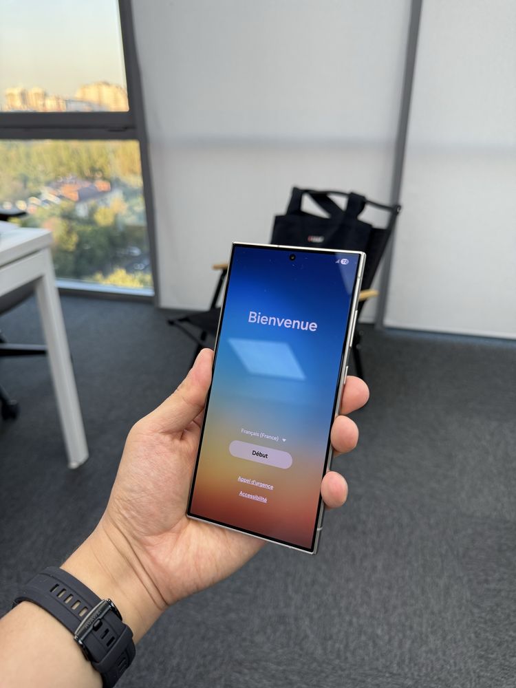 Samsung Galaxy S24 Ultra в отличном состоянии