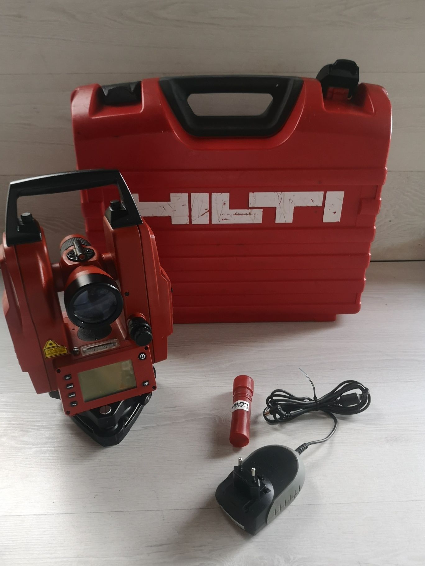 Nivela HILTI POT 10 Theodolite