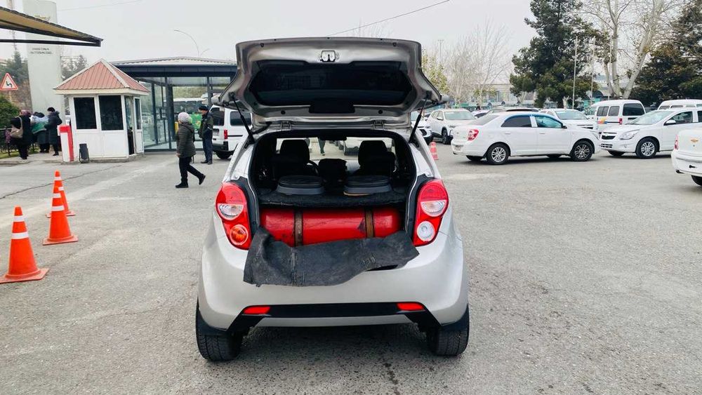 Спарк 2 позиция сотилади