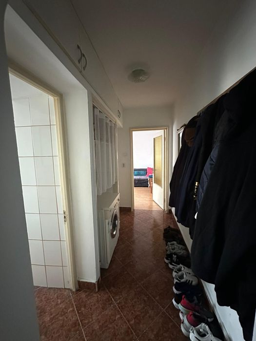Închiriez apartament