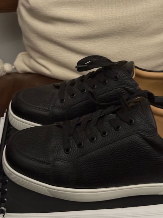 Louboutin adidasi barbati barbat sport eleganti