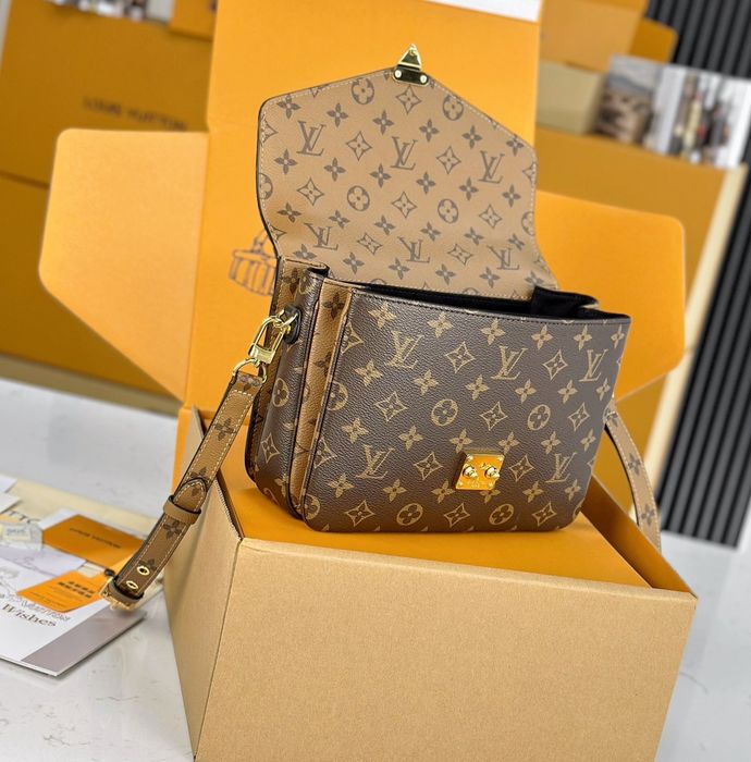 Geanta Louis Vuitton Metis, tip Premium