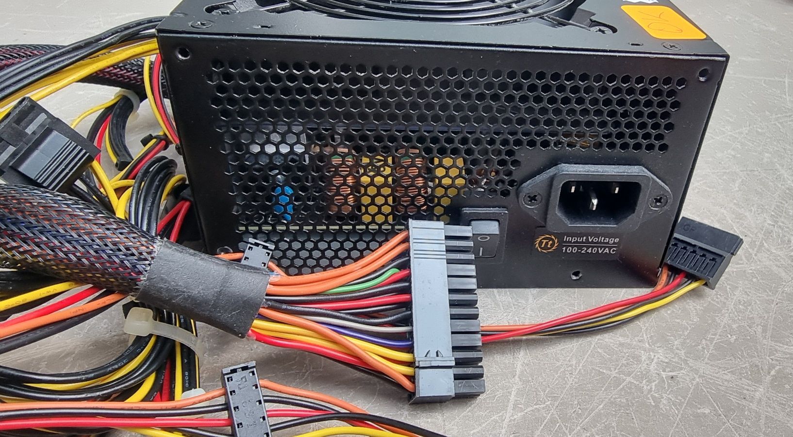 Захранване за настолен компютър Berlin 630w