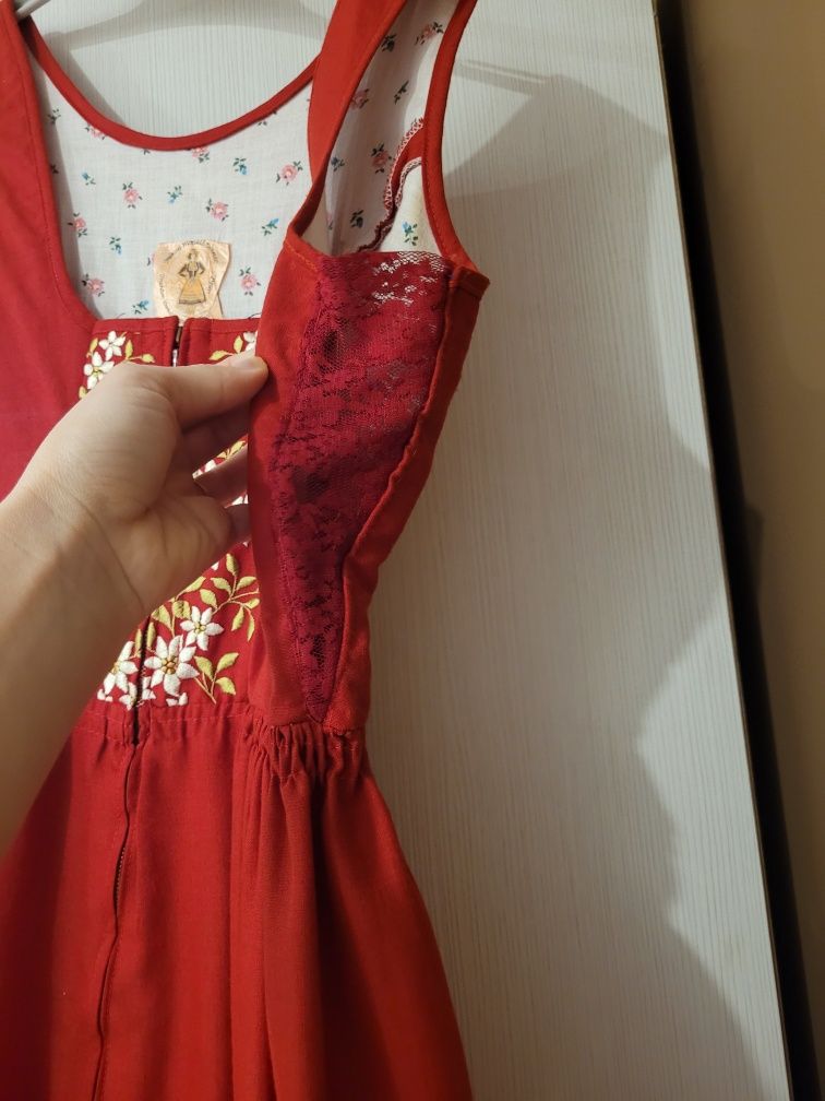 Rochie roșie mărimea s