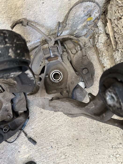 Предни главини БМВ Е60 Е61 xd xi