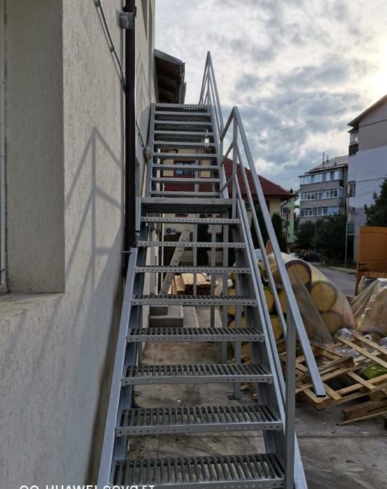 Scări zincate durabile și sigure. Montaj profesional, ne deplasăm în t