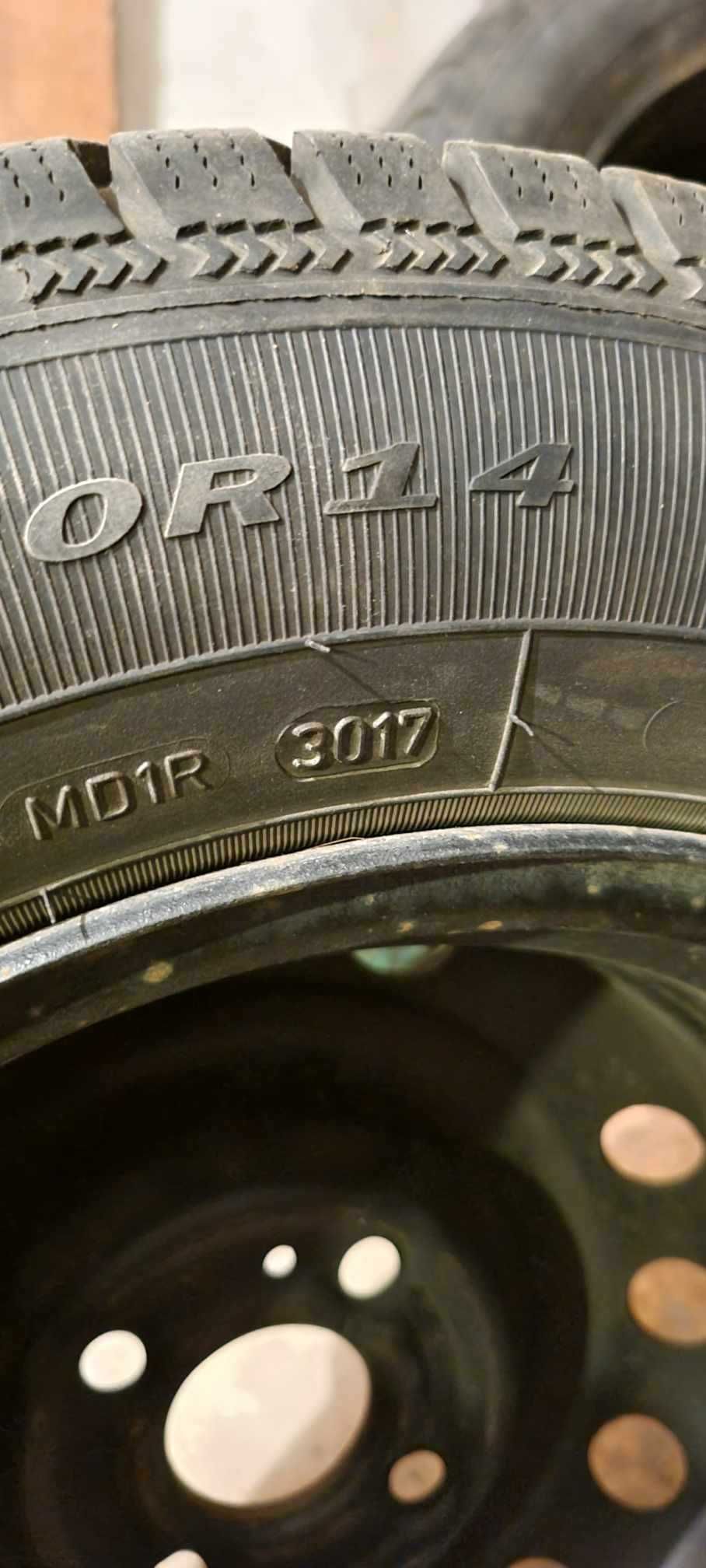 Гуми с джанти 175/70 R14 (5.5Jx14H2 ET49) от Opel Vectra A