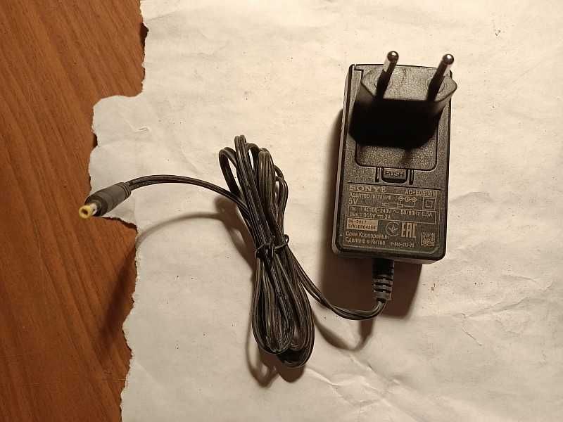 Продам адаптер питания "SONY" (AC-E0530M).