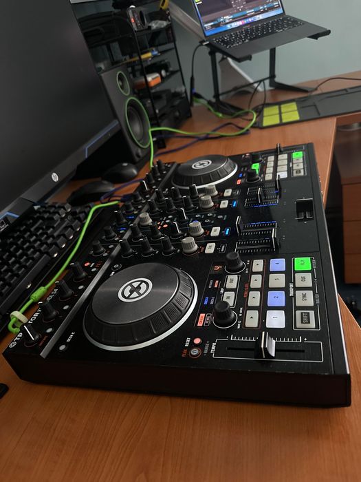 NI Traktor S4 mk2 + Decksaver