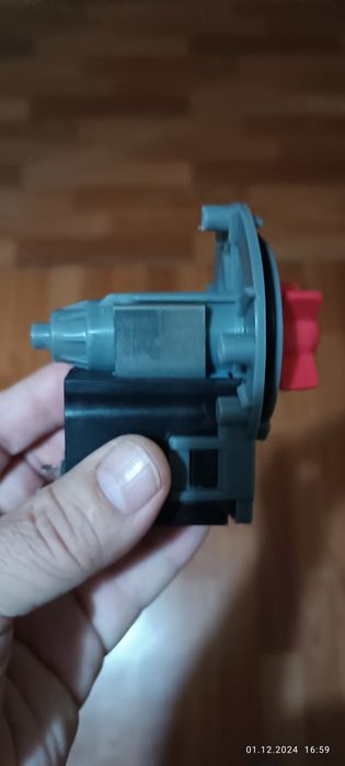 Продам запчасти и детали от ст маш. Индезит w421 T. Сотаман.