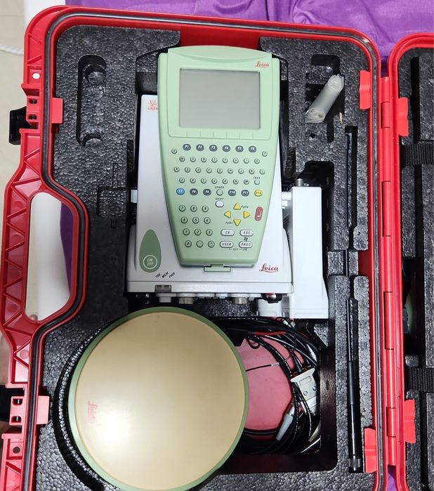 Echipament Gnss Leica Gs08 și controler Cs10