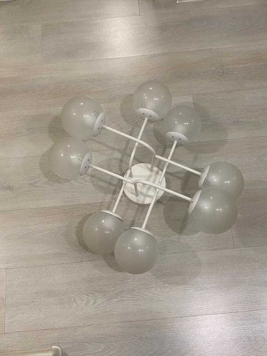 Продам люстру в отличном состоянии