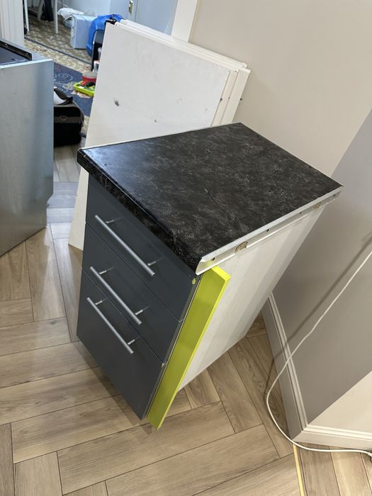 Отдам даром тумбочка для кухонной