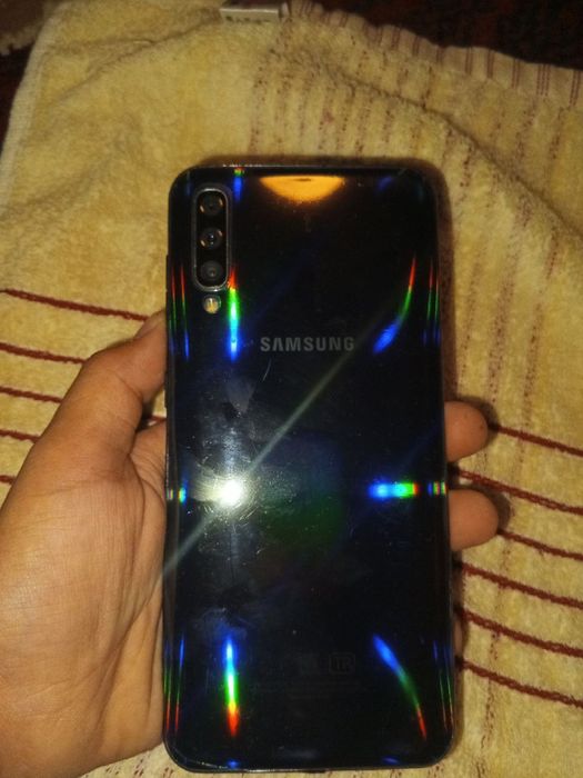 Samsung a50  64 tali