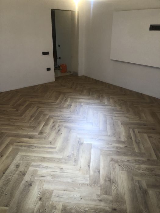 Укладка Ламинат,линолеум, елочка, ковролин, плинтус, ламинат,обои.