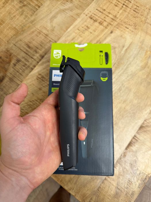 Тример за брада  - PHILIPS 3000 /в гаранция/