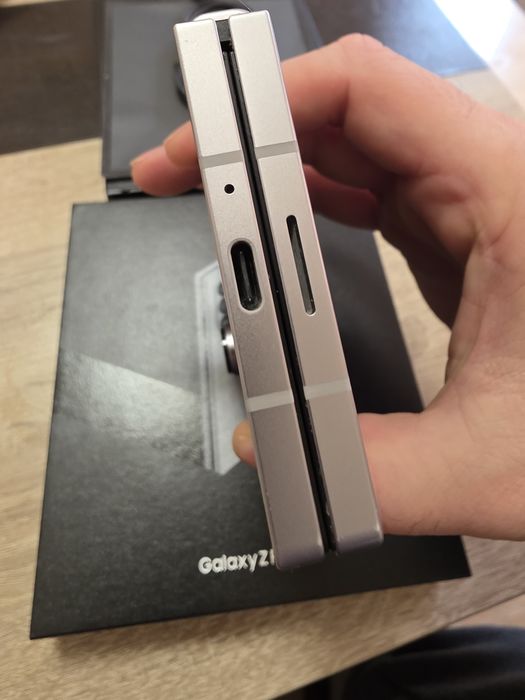 Samsung Z fold 6 256GB RAM 12GB