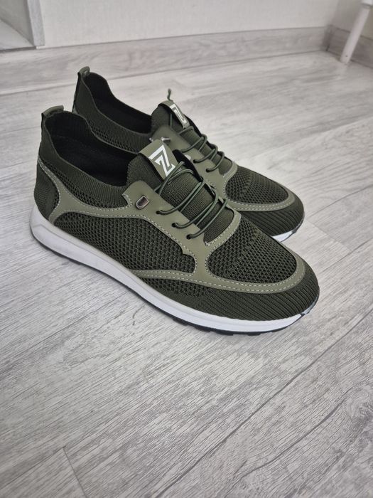 Мужские обувь в отличном состоянии все оригинал только оптом продаётс