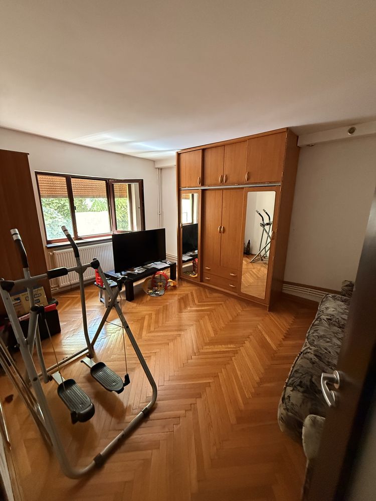 Apartament 4 camere - direct proprietar