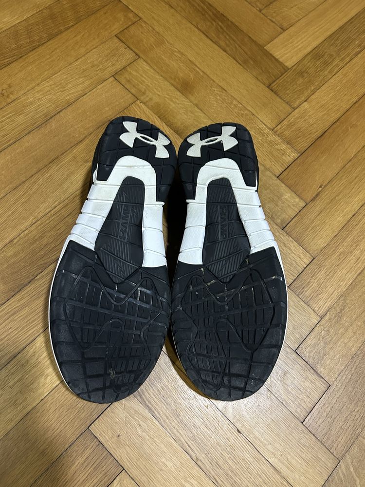 Маратонки Under Armour 42 номер