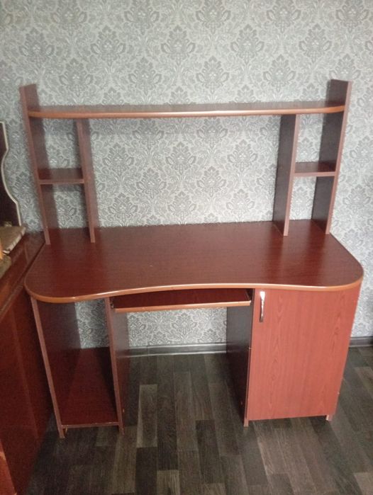 Компьютерный стол