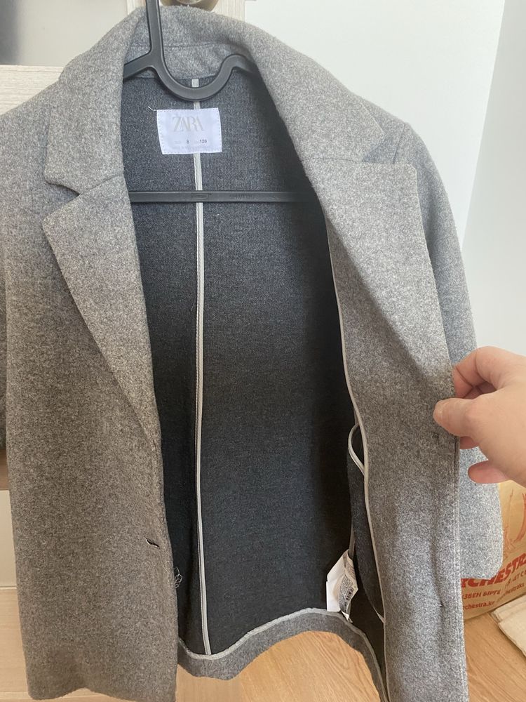 Пальто на девочку ZARA