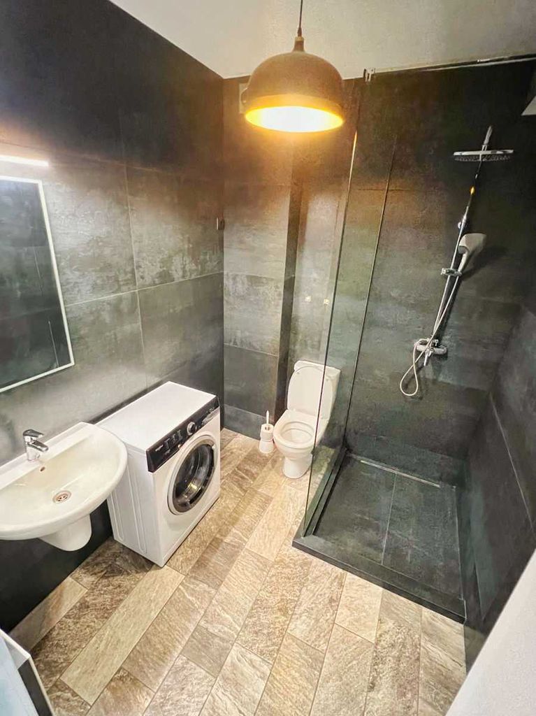 Дава се под наем Двустаен апартамент в София, Красно село - 80 кв.м за 400 € - Снимка #2