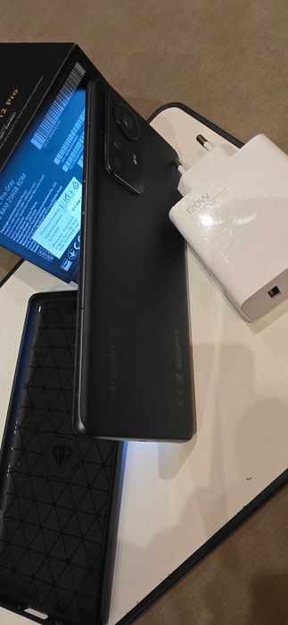 Xiaomi 12 pro , 12 gb ram, 256 rom